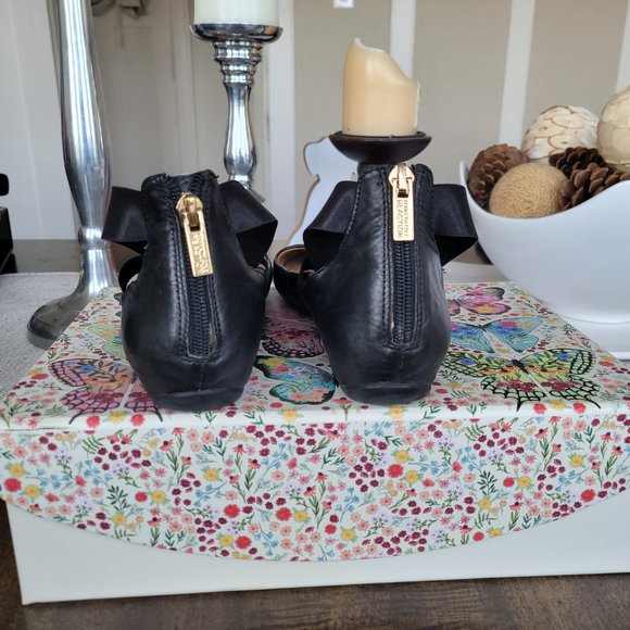 Black Kenneth Cole Shoe - Picture 2 of 4